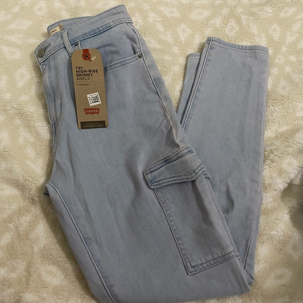 Levi’s 721 high rise skinny jeans size 28